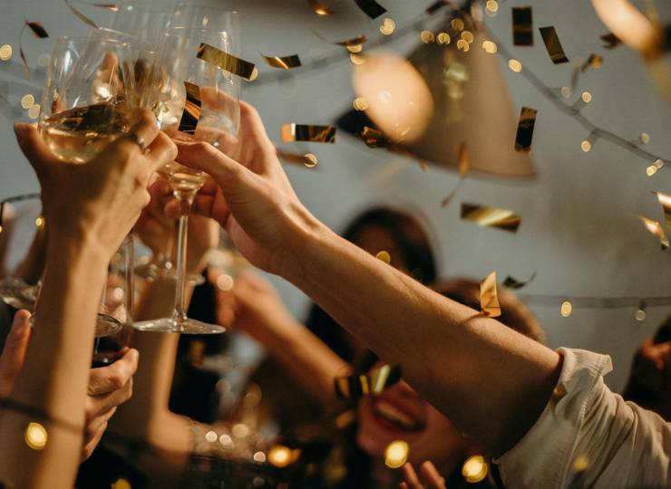 Red Christmas Eve Festive Buffet — Dinner & Party (Live Music)