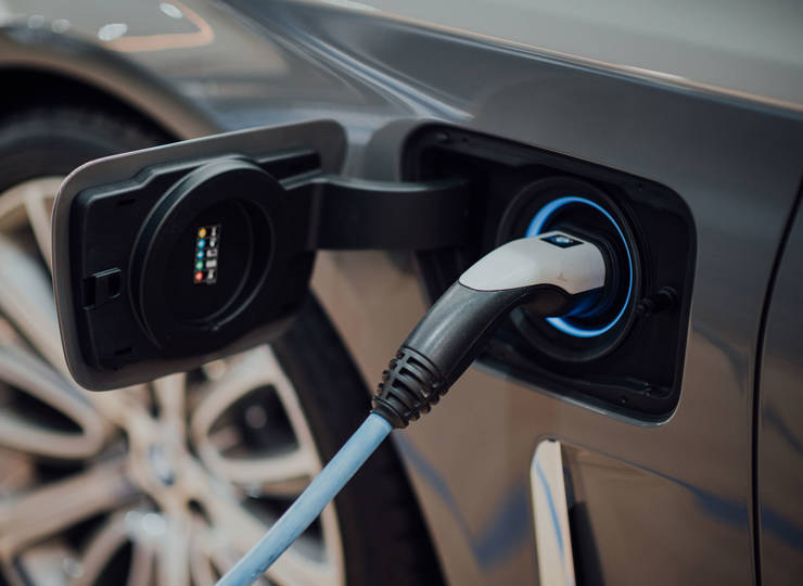 Go Green with Cavo Zoe<span class="gold-text">Charge Your Electric Vehicle with Ease</span>